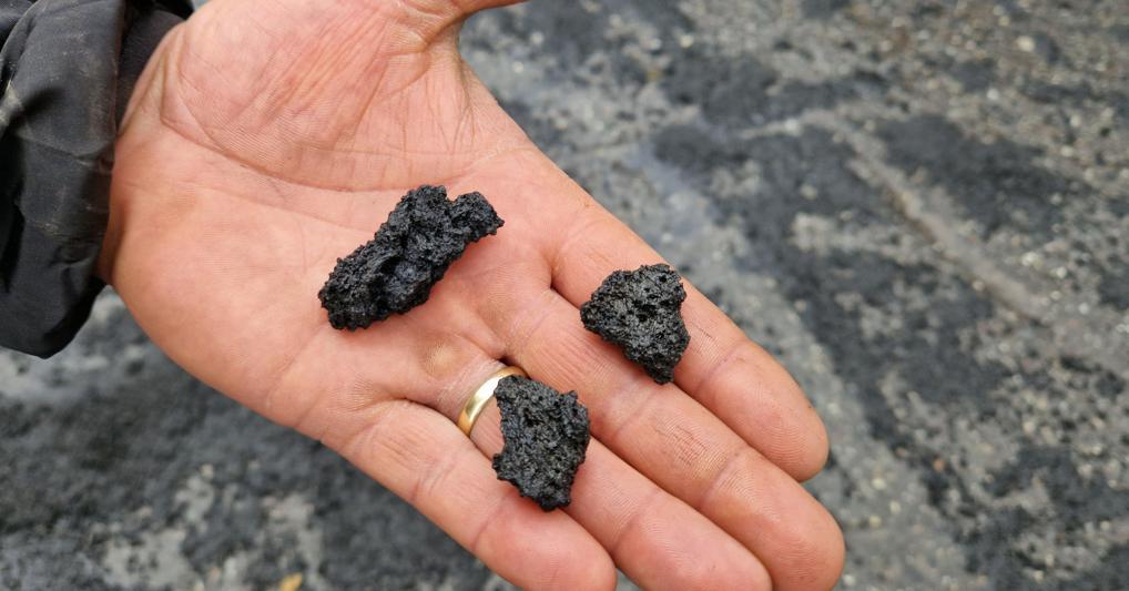 L’Etna erutta, chiuso l’aeroporto di Catania per caduta cenere vulcanica