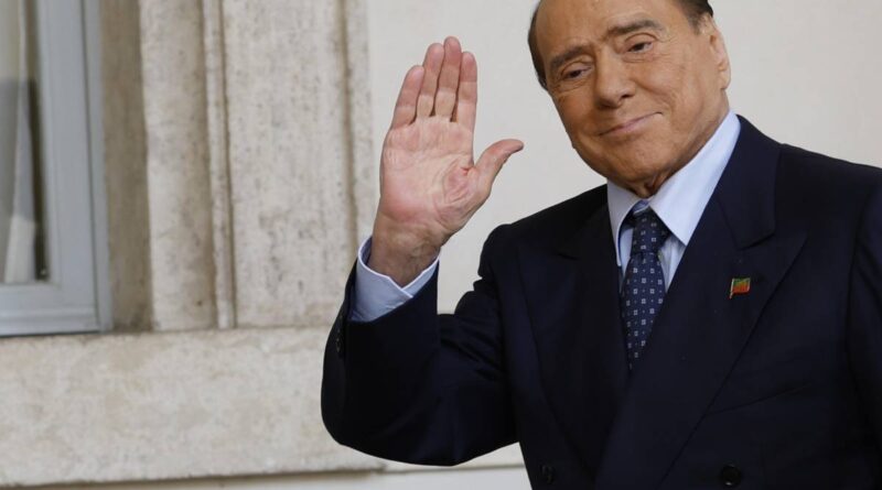 Berlusconi: “È stata dura… Ora rinnovo Forza Italia”