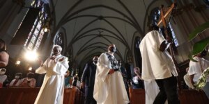 La Chiesa cattolica dell’Illinois è accusata di abusi sessuali su quasi 2mila minori