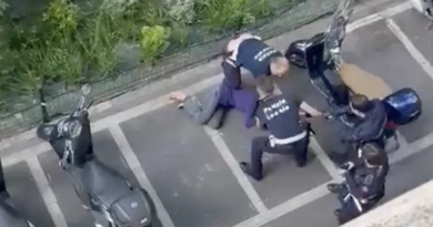 Il video della donna picchiata violentemente dalla polizia locale a Milano