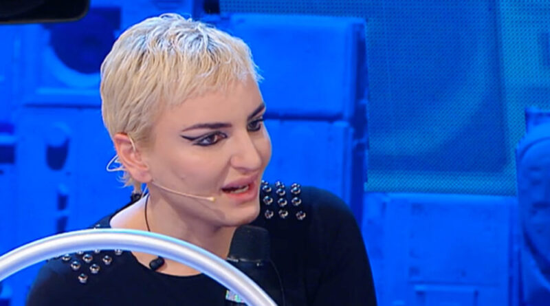 Arisa: “Non partecipai ai Pride di Milano e Roma… Insulti pesantissimi, mi hanno consigliato di non andare per evitare che alcuni della comunità LGBTQ+ mi mettano in imbarazzo”