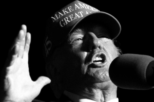 Non c’è niente da vedere qui, solo che Trump avrebbe giurato di licenziare “immediatamente” chiunque lo abbia indagato se rieletto
