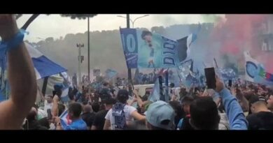 Ritmo e tifo, l’inno di Edoardo Bennato per il Napoli