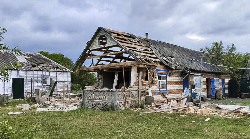 Due persone sono morte in un bombardamento nella regione russa di Belgorod, al confine con l’Ucraina, dicono le autorità locali