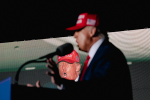 Il capo della CNN Chris Licht voleva che il pubblico del municipio di Donald Trump fosse “extra trumpiano”: Rapporto