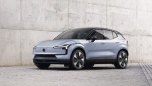 Volvo EX30: le versioni, i prezzi e le rivali