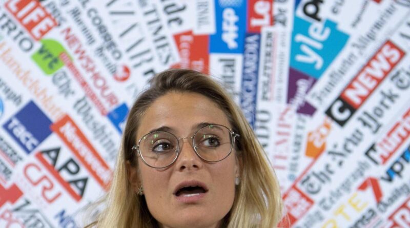 “Meglio porco che fascista”. L’ennesimo insulto di lady Ong alla Meloni