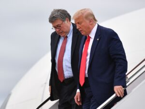 “Se anche solo la metà è vera, è fritto”: Bill Barr sull’incriminazione di Trump