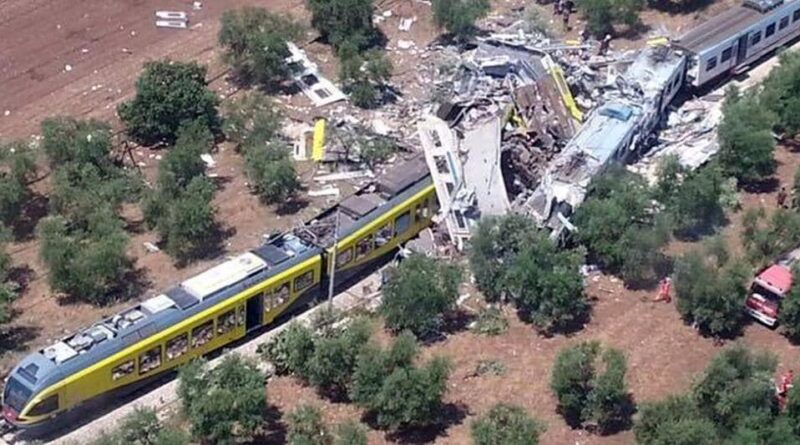 Scontro fra treni in Puglia: per i giudici fu “errore umano”. Due condanne e 14 assoluzioni