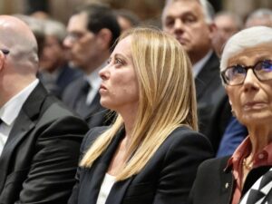 L’ultimo omaggio della politica al Cav