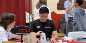 Il video in cui Max Park risolve il cubo di Rubik in 3.134 secondi, nuovo record del mondo