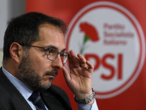 Schlein muta su Grillo, D’Amato lascia: terremoto nel Pd