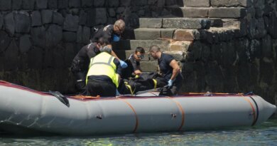 Due persone migranti sono morte e trentasette sono disperse a causa del naufragio di un gommone diretto alle Canarie, in Spagna