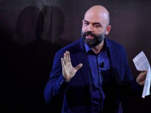 “È un crimine”. Saviano pontifica sullo stop alle trascrizioni gay e attacca il governo