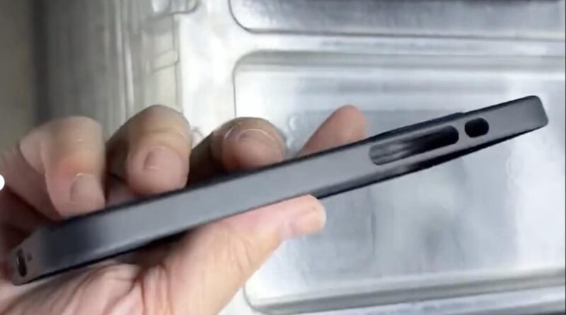 La presunta cover di iPhone 15 Pro Max conferma un addio doloroso