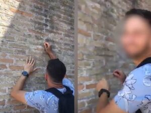 Sfregio al Colosseo, turista incide su una parete il nome della fidanzata