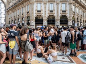 Con Fedez un altro concerto in Duomo. La rabbia dei commercianti in centro