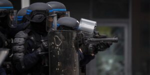 Le discussioni sulla polizia e le armi, in Francia
