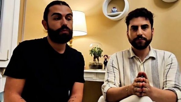 “Non ci affittano casa perché siamo gay”. La videodenuncia di due imprenditori che vivono a Milano