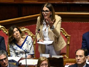 Santanchè all’attacco in Aula. “Campagna d’odio su di me”