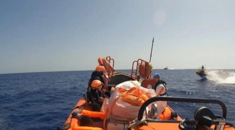 La Guardia costiera libica ha sparato dei colpi di arma da fuoco durante un’operazione di soccorso della ong SOS Mediterranée