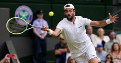 Wimbledon, Berrettini sconfitto in 4 set da Alcaraz: non riesce l’impresa, ma il romano è ritrovato