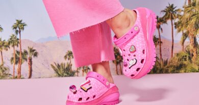 Cosa penserebbe Barbie delle Crocs fatte a suo nome?