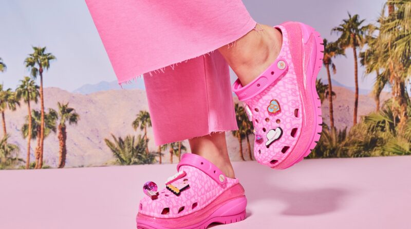 Cosa penserebbe Barbie delle Crocs fatte a suo nome?