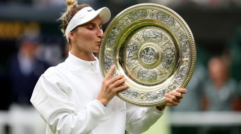 La giocatrice ceca Markéta Vondroušová, non selezionata, vince il suo primo campionato di Wimbledon