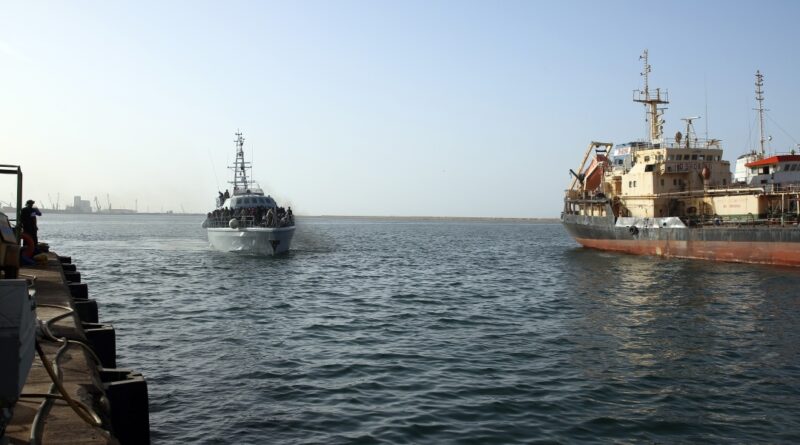 La guardia costiera libica ha sparato a un peschereccio italiano in acque internazionali al largo della Libia