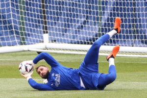 Paura per Donnarumma, legato e violentato in casa a Parigi