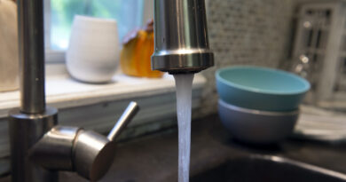 Il sindaco di Sondrio ha vietato con un’ordinanza di bere l’acqua del rubinetto, dopo la rilevazione di alcuni parametri fuori norma
