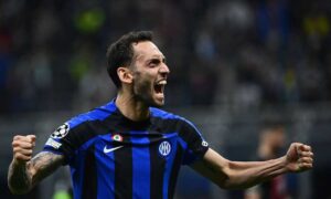 Inter, Calhanoglu: ‘Voglio rimanere, felice del rinnovo. Tanti addii? L’obiettivo resta la seconda stella”.