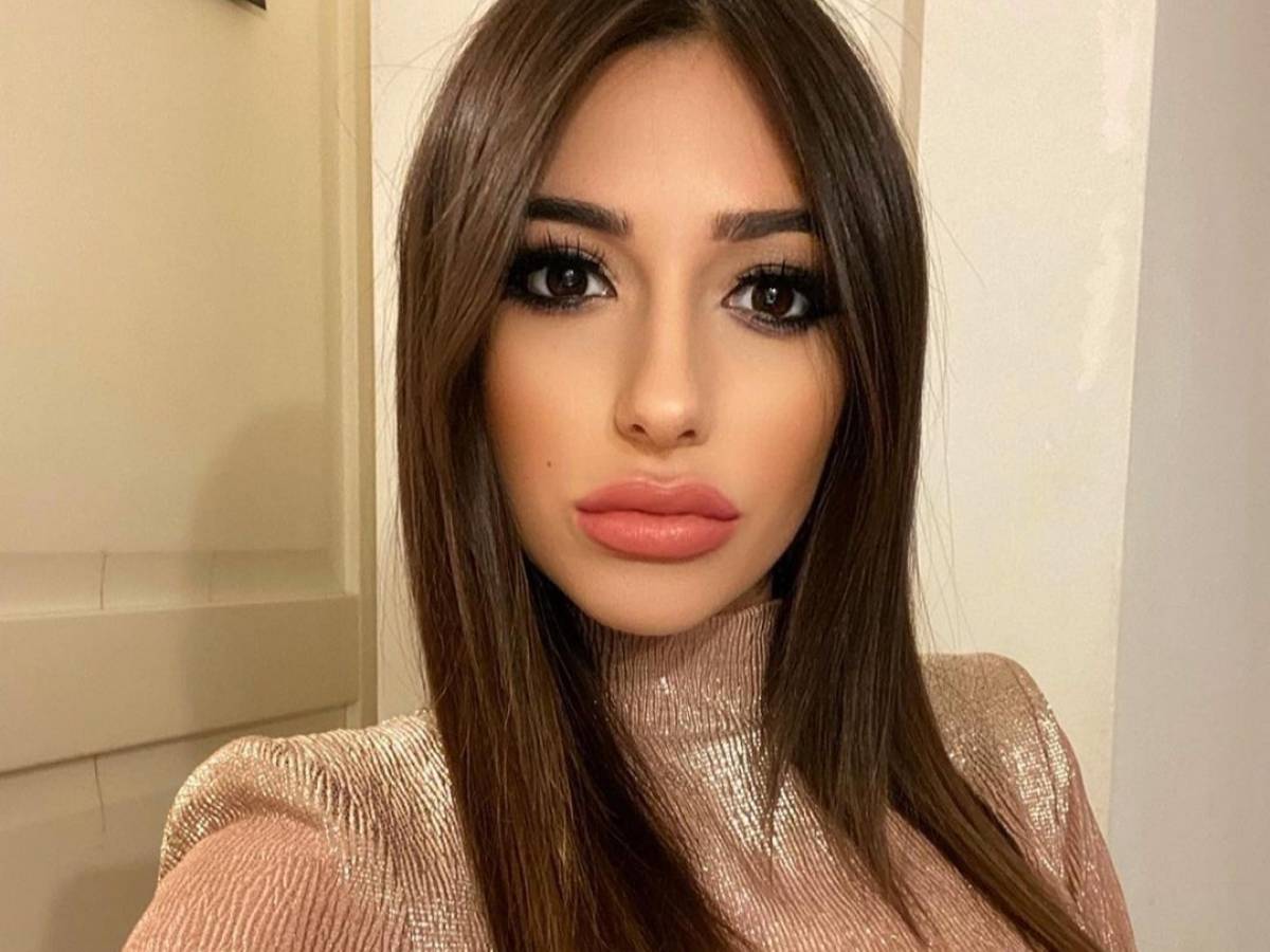 Milano, Dj Hellen molestata mentre è in auto: “Un ragazzo mi ha toccato il seno”