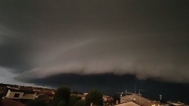 L’arrivo della supercella , il temporale più pericoloso: sembra una scena di “Independence Day” | Cosa è e perché è pericoloso