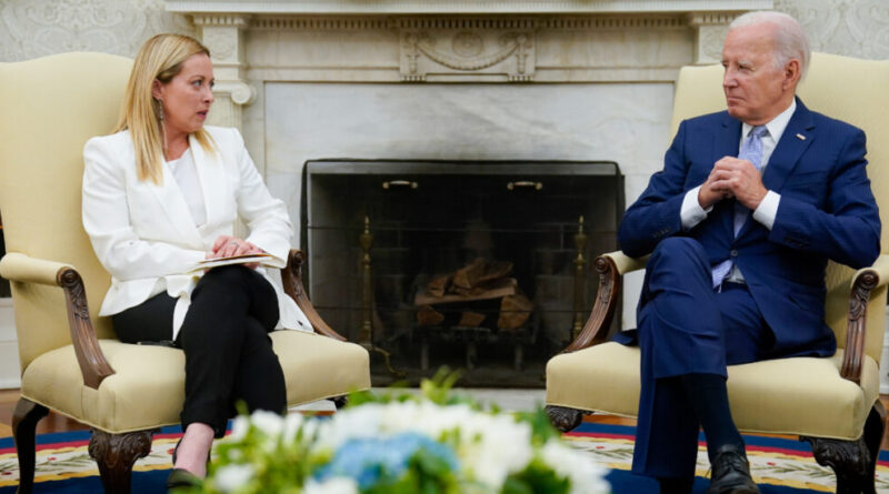 Meloni vede Biden alla Casa Bianca: “Serve un nuovo approccio sull’Africa”. I media Usa protestano per la mancata conferenza stampa
