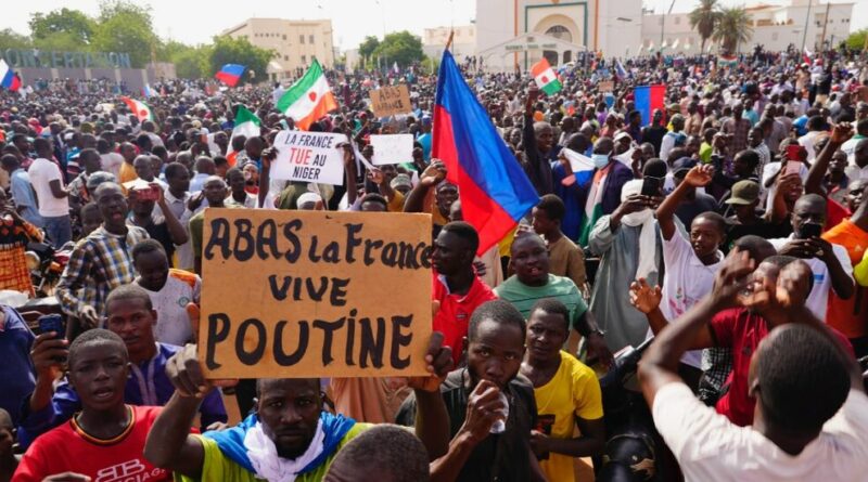 Partner contro jihadisti e traffico di migranti, ma anche fondamentale fonte di uranio: perché perdere il Niger sarebbe un duro colpo per l’Ue