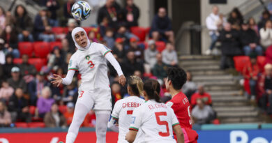 Nouhaila Benzina del Marocco è la prima calciatrice a indossare lo hijab ai Mondiali femminili