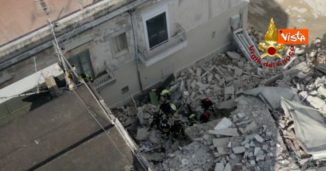 Crolla un palazzo in ristrutturazione a Matera: gli operai erano in pausa pranzo. L’intervento dei vigili del fuoco