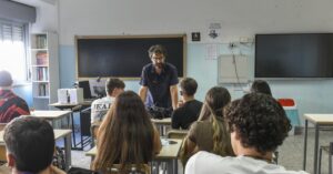 Scuola, Valditara: si cambia su sospensione e voto in condotta