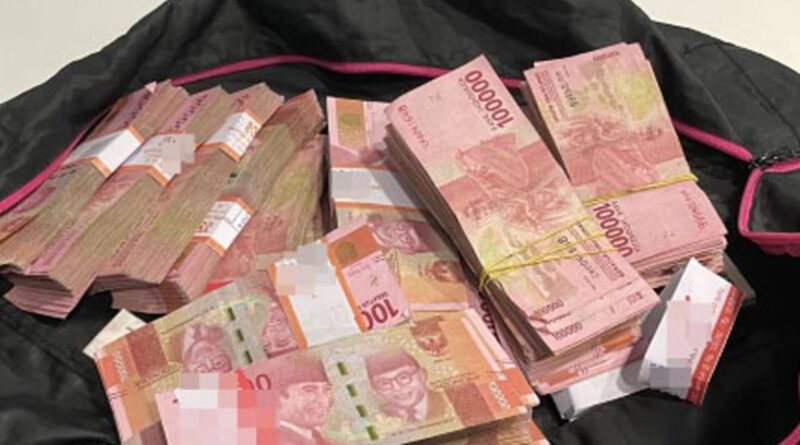 Giravano con valigie piene di soldi: arrestati 39 stranieri furbetti del reddito