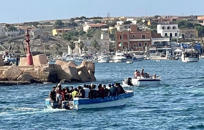 Nuova ondata di sbarchi a Lampedusa, verso quota 100mila migranti da inizio anno