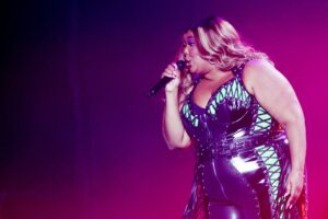 Il presunto comportamento scorretto di Lizzo è indifendibile, ma alcune critiche nei suoi confronti non sono corrette