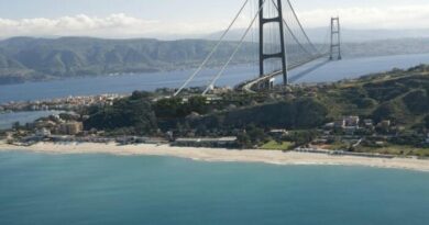 Ponte sullo Stretto, salta il tetto agli stipendi. È scontro