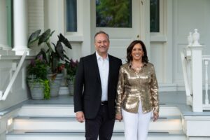 Kamala Harris indossa un abito personalizzato di LaQuan Smith per l’ultima tappa rinascimentale di Beyoncé