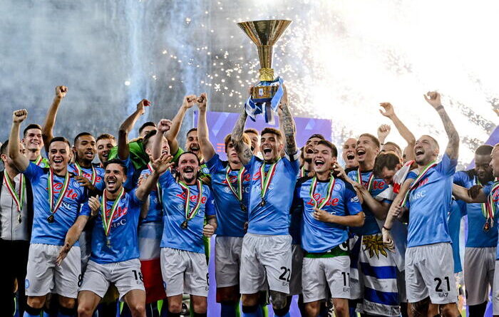 La Serie A scalda i motori, Inter e Milan a caccia del Napoli