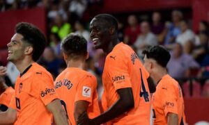 Liga, esordio al botto del Valencia: Siviglia battuto in casa con un gol all’ultimo minuto