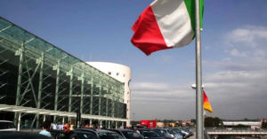Etna in eruzione, chiuso l’aeroporto di Catania