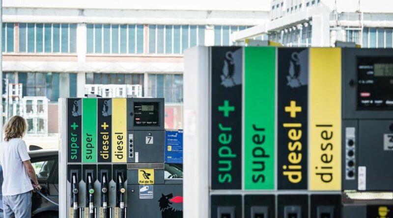 Benzina, dall’introduzione del prezzo medio rincari di 4 centesimi in autostrada. Gasolio in crescita di 7 centesimi