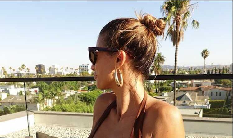 Elisabetta Canalis: bikini esplosivo, la regina dell’estate è sempre lei, FOTO!